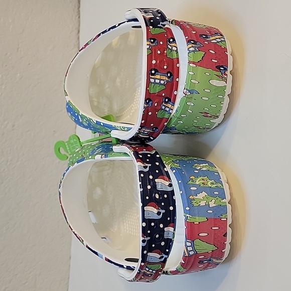 CROCS x Vineyard Vines HOLIDAY CHRISTMAS PATCHWORK CLOGS Size J4 - Picture 10 of 16